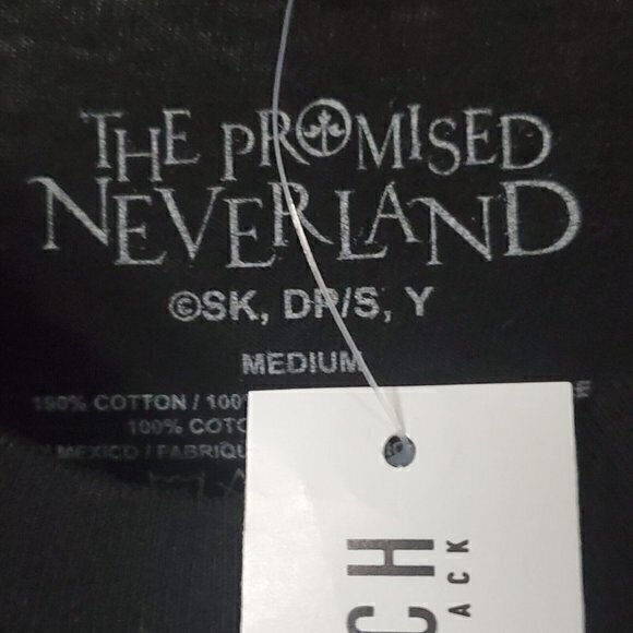 Boxlunch Mens The Promised Neverland Group Mugshot Tee‎ Sz Medium NWT - Picture 3 of 3